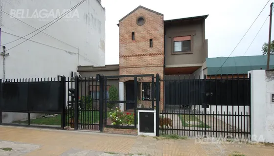 Casa Venta  Williams Morris 4 Ambientes  Lote Propio
