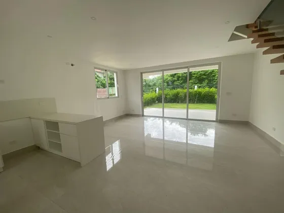 Casa Dúplex En Venta Y Alquiler En Punta Cana, Costa Bávaro, 3 Habitaciones, 2niveles, Acceso Privado A La Playa
