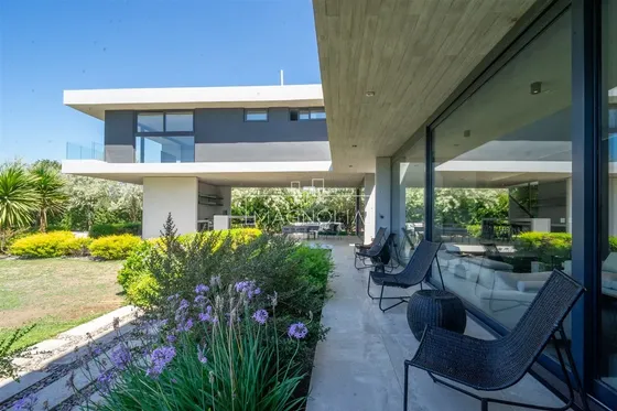 Las Brisas - Impecable - Hermoso Jardín