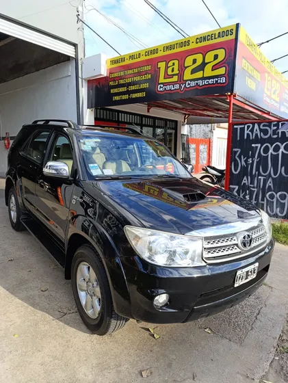 Toyota Hilux Sw4 3.0 I Srv C/cuero 4x4 (2009)