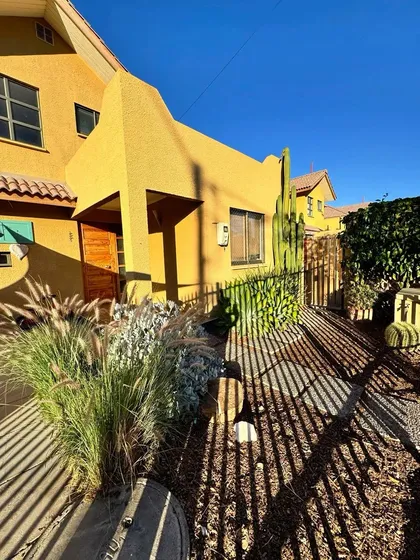 Hermosa Casa Renovada En Condominio Seguro Los Viñedos