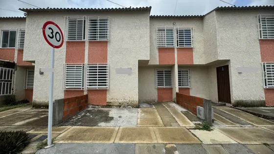 Casa De Dos Pisos En Venta Barrio Senderos De Belén Palmira Valle