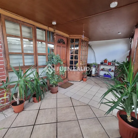 Oportunidad!!! Casa En Venta De 6 Dorm. En Maipú