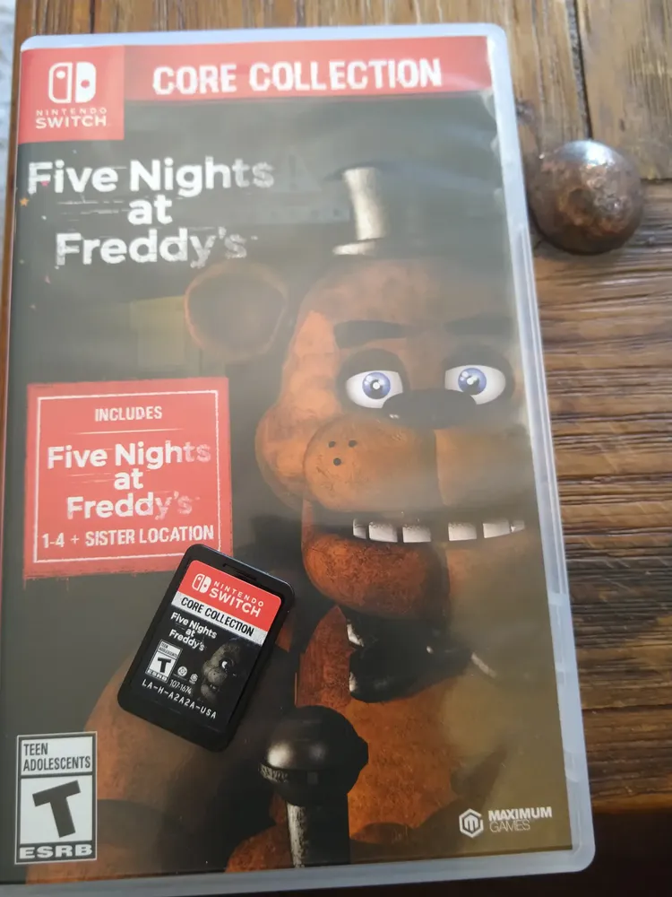 Five Nights at Freddy's: The Core Collection Standard (Físico