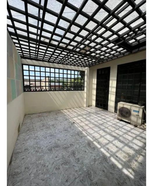 En Venta Local Ubicado Av Caracas  El Limón, Maracay.