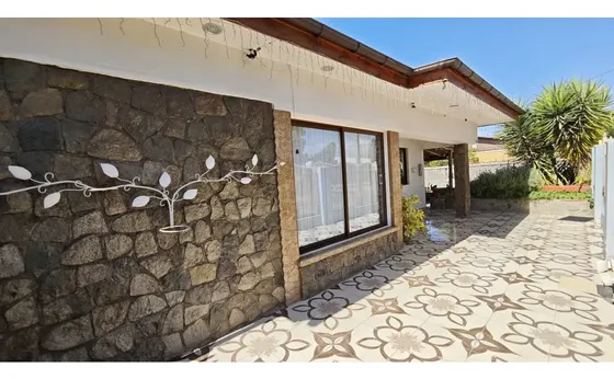 Venta Casa 3d 4b Con Estacionamiento Y Piscina En Los Andes