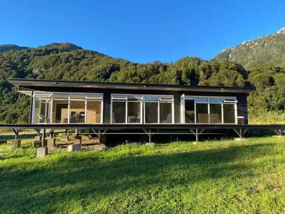 Venta Casa En Carretera Austral Aysén 3,5 Ha Con Orilla De