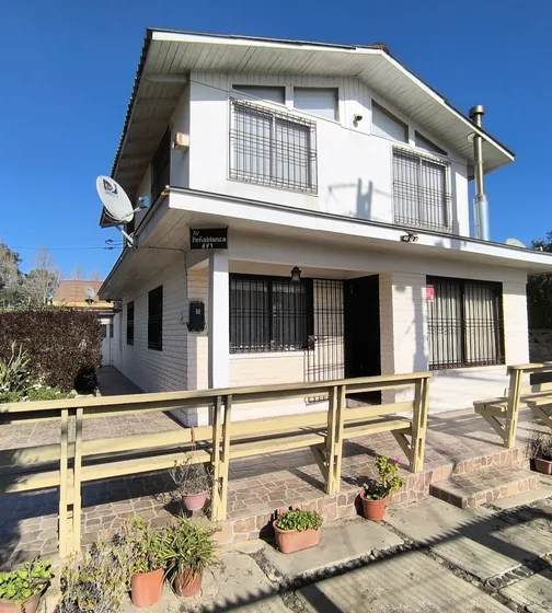 Venta De Casa Sólida En Algarrobo 