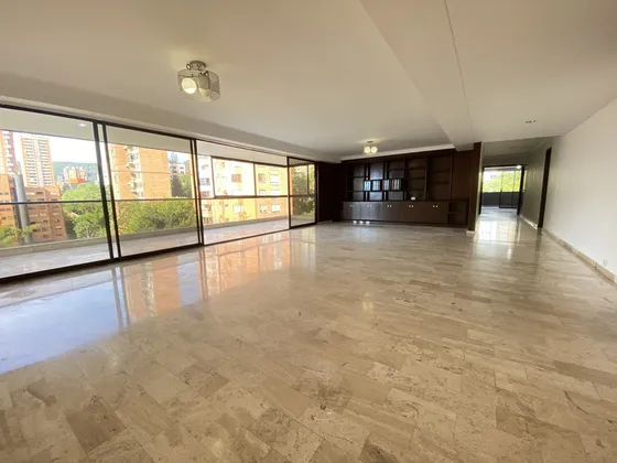 Apartamento En Arriendo Ubicado En El Poblado Sector Alejandria (25239).