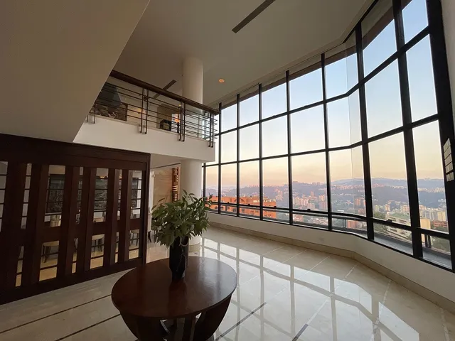 Ph Remodelado En Colinas De Valle Arriba 736 M2 Calle Cerrada