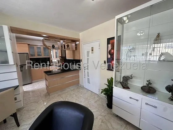 Hermoso Apartamento Remodelado, Agenda Tu Cita Hoy Mismo Y Ven A Visitarlo! 25-13866