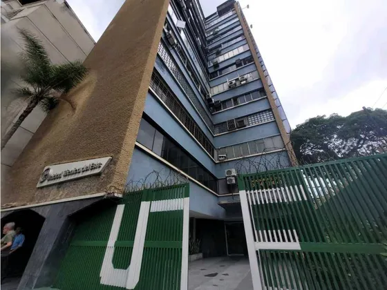 Alquilo Oficina 77m2 Chacao 8352