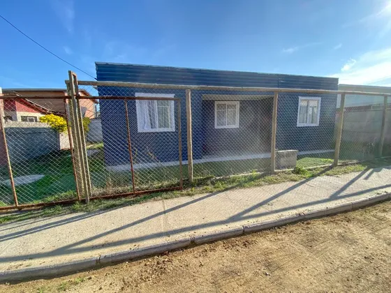 Se Vende Agradable Casa En Isla Negra