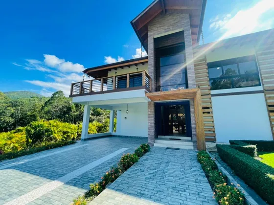 Se Vende Hermosa Casa En Jarabacoa