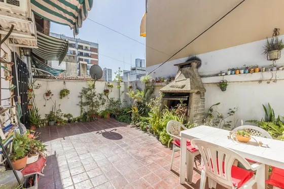 Departamento - Ramos Mejia Centro - 5 Amb. Con Patio Y Parrilla - Excelente Ubicación