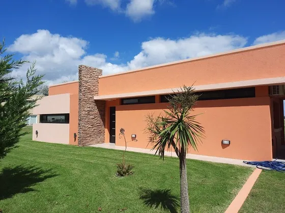 Hermosa Casa En Puerto Chascomus