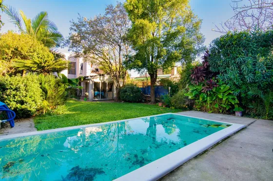 Venta Casa De 3 Dormitorios En Barrio Alberdi, Rosario