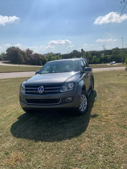 Volkswagen Amarok 2.0 Highline Cab. Dupla 4x4 4p