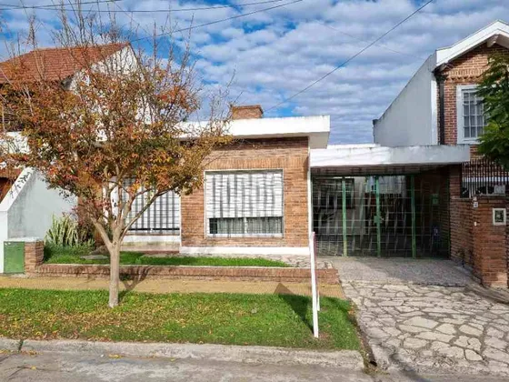 Solida Casa 4 Ambientes En La Mejor Ubicación 