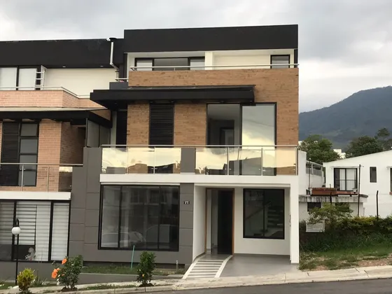 Hermosa Casa Moderna Excelente Precio