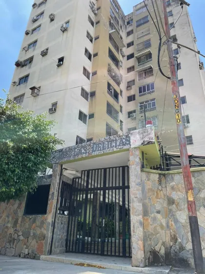 Mariana Castillo Vende Apartamento En Urb. El Viñedo, Res. Las Delicias - Valencia - Ina-663