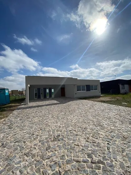 Casa En Venta 4 Ambientes,  En San Simon - Canning