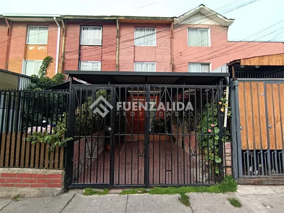 Casa En Venta De 3 Dorm. En La Florida
