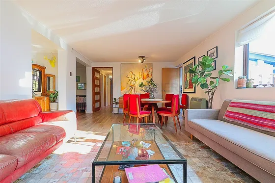 Casa En Venta De 3 Dorm. En Las Condes