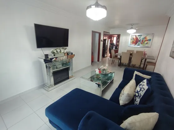 Rento Apartamento Amueblado 4to Piso Por La Avenida España