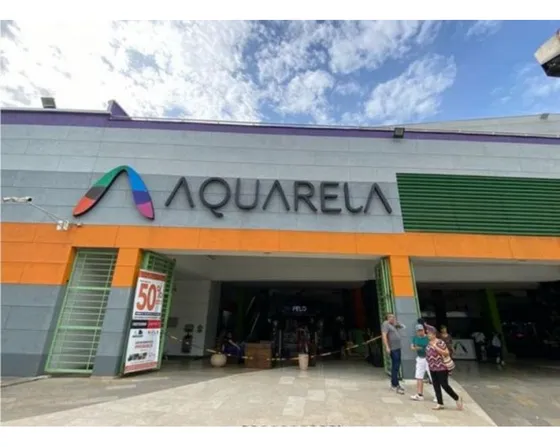 Vendo Local Comercial En  C.comercial Acuarela