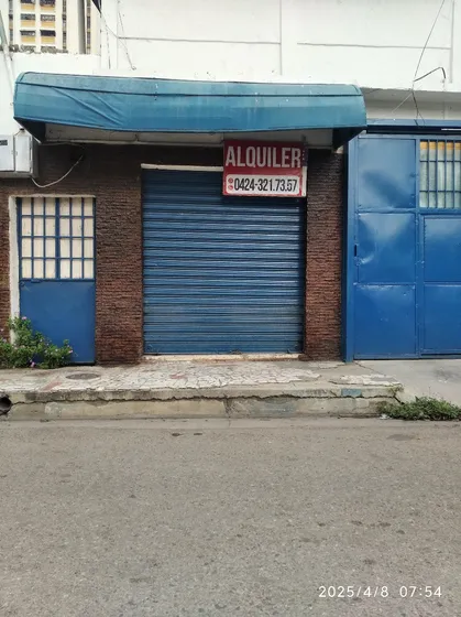 Alquiler De Un Local, La Independencia, Maracay A 100mts Av. Bolívar, Maracay.