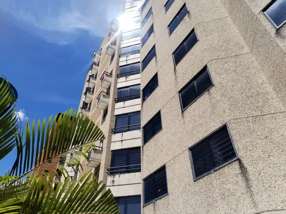 Descubre El Refugio Urbano Perfecto. Este Impecable Apartamento, Totalmente Amoblado Y Equipado, El Rosal