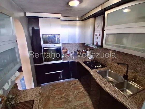 El Naranjal Los Samanes #25-23091 Apartamento En Venta Cuenta Con 3 Hab- 2 Baños 1  Estacionamiento Tanque Interno De Agua 