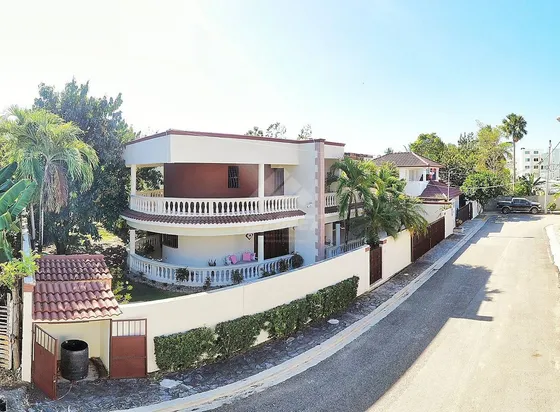 Casa Dos Niveles  Inmenso Patio El Dorado Ii Santiago