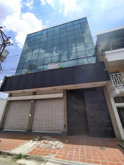 Se Alquila Edificio  Avenida Constitucion 