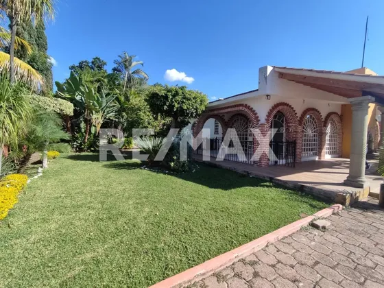 Casa En Venta En Morelos, Pueblo De  Cocoyoc Un Nivel