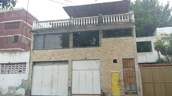 Casa Con Locales, La Atlantida 