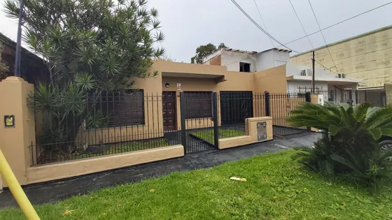 Casa En  Venta - Quilmes Oeste