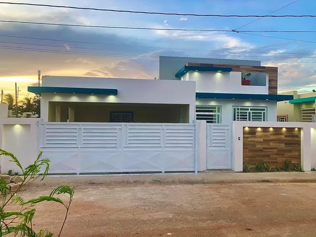Hermosa Casa Nueva, Ubicada En Romana Del Oeste, La Romana