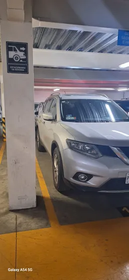 Nissan X-trail 2.5 Advance 3 Row Cvt