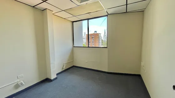 Local En Alquiler Para Oficina En El Vergel Santo Domingo