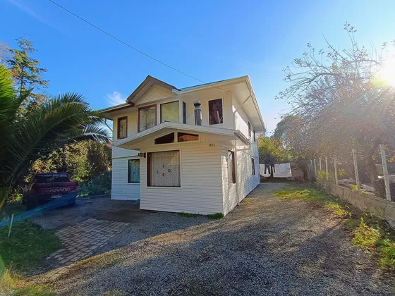 Estupenda Casa  Con 5 Dormitorios En  La Costa De Valdivia