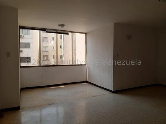 Practica Oficina En Chacao, En Alquiler.
