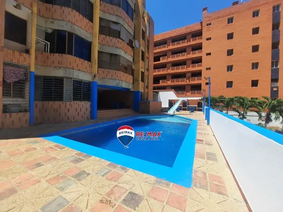 Remax  Vende Penthhouse En Conjunto Tucacas Sol
