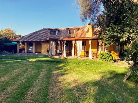 Casa En Venta De 4 Dorm. En Peñaflor