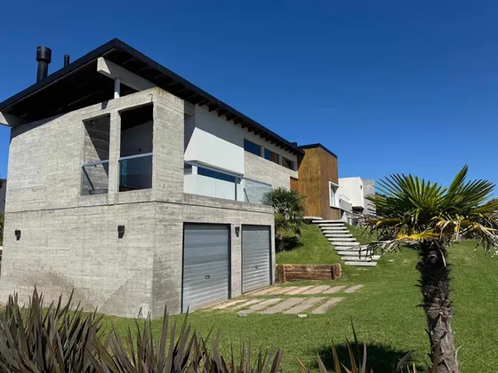 Casa 6 Ambientes Costa Esmeralda