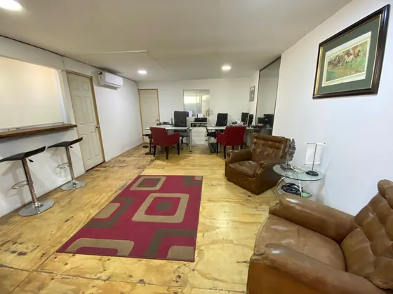 Galpón De 300 Mt Con Oficinas  (68882)