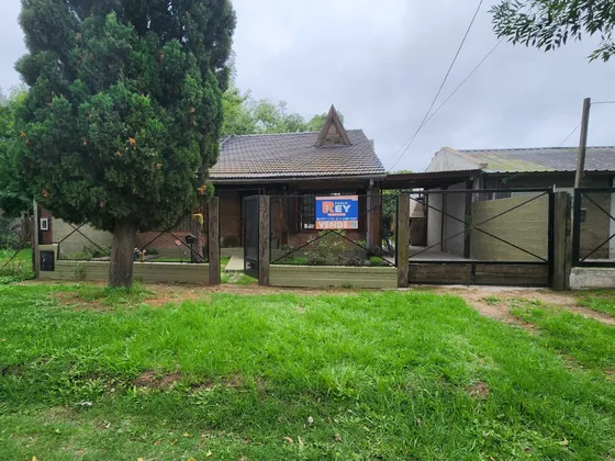 Chalet En Venta En Burzaco
