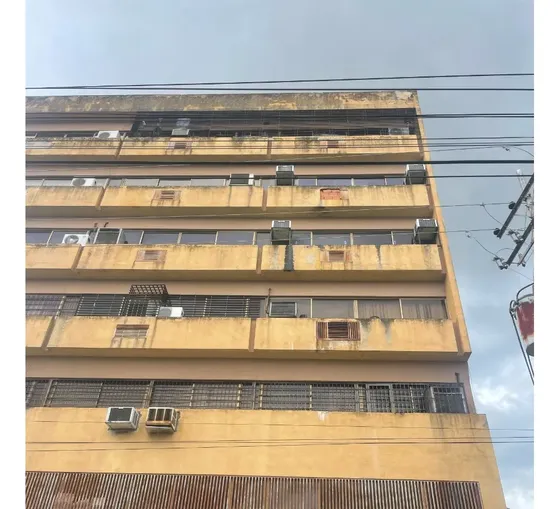 Vendo Oficina Av Diaz Moreno Con Av Bolivar Norte Mezzanina 4 Cubiculos