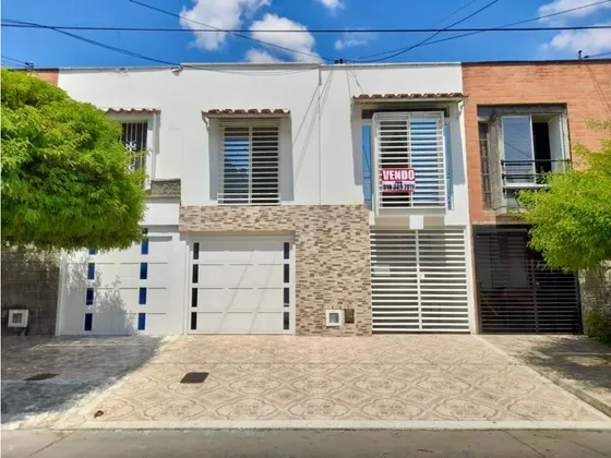 Casa De Dos Pisos En Venta - Barrio Santa Ana Palmira Valle Colombia